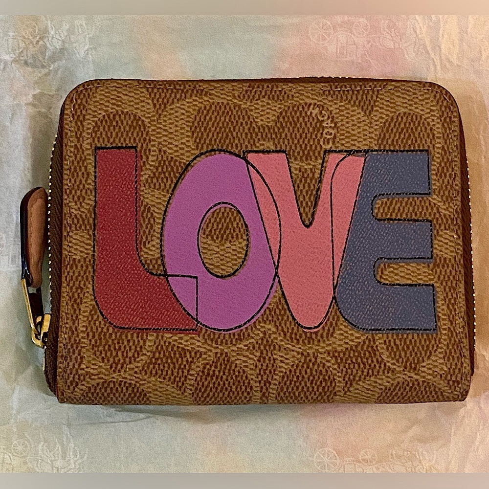 Coach Small Zip Around Wallet In Signature Canvas With Love Print. Style# 89564
